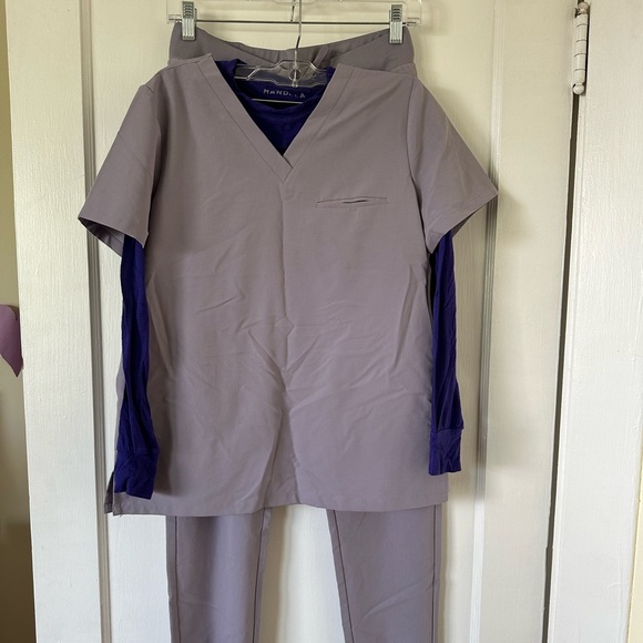 Mandala Scrubs One Pocket Scrub Set Ube - Picture 1 of 11